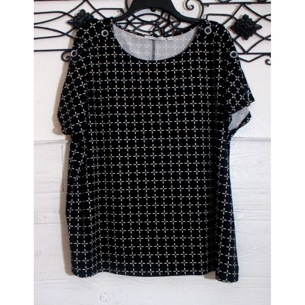 Notations Women's Knit Top Size 1X Short Sleeve Black Plaid Round Neck